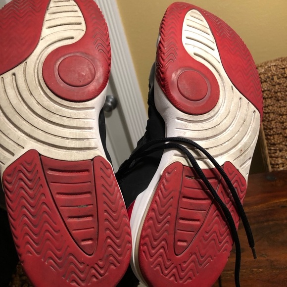 Nike Air Jordan Max Aura Men's Sz 10.5 Shoes Black/Red/White AQ9084-006 - Picture 10 of 11